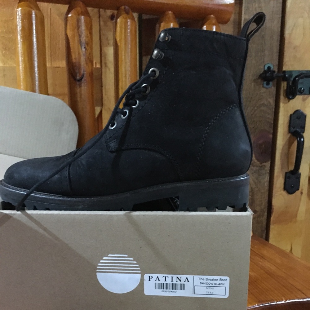 Brand new in box Mens Shadow Black Breaker Boot 8.5
